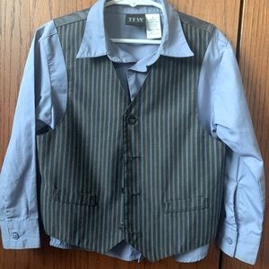 Boys’ 2-piece, Size 6, grey/blue button up shirt with vest